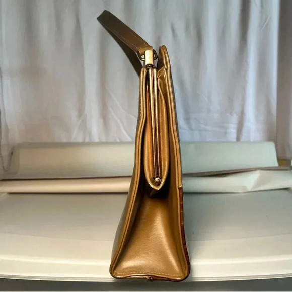 Vintage 60s Mod Bow Handbag by Air Step - Picture 4 of 14